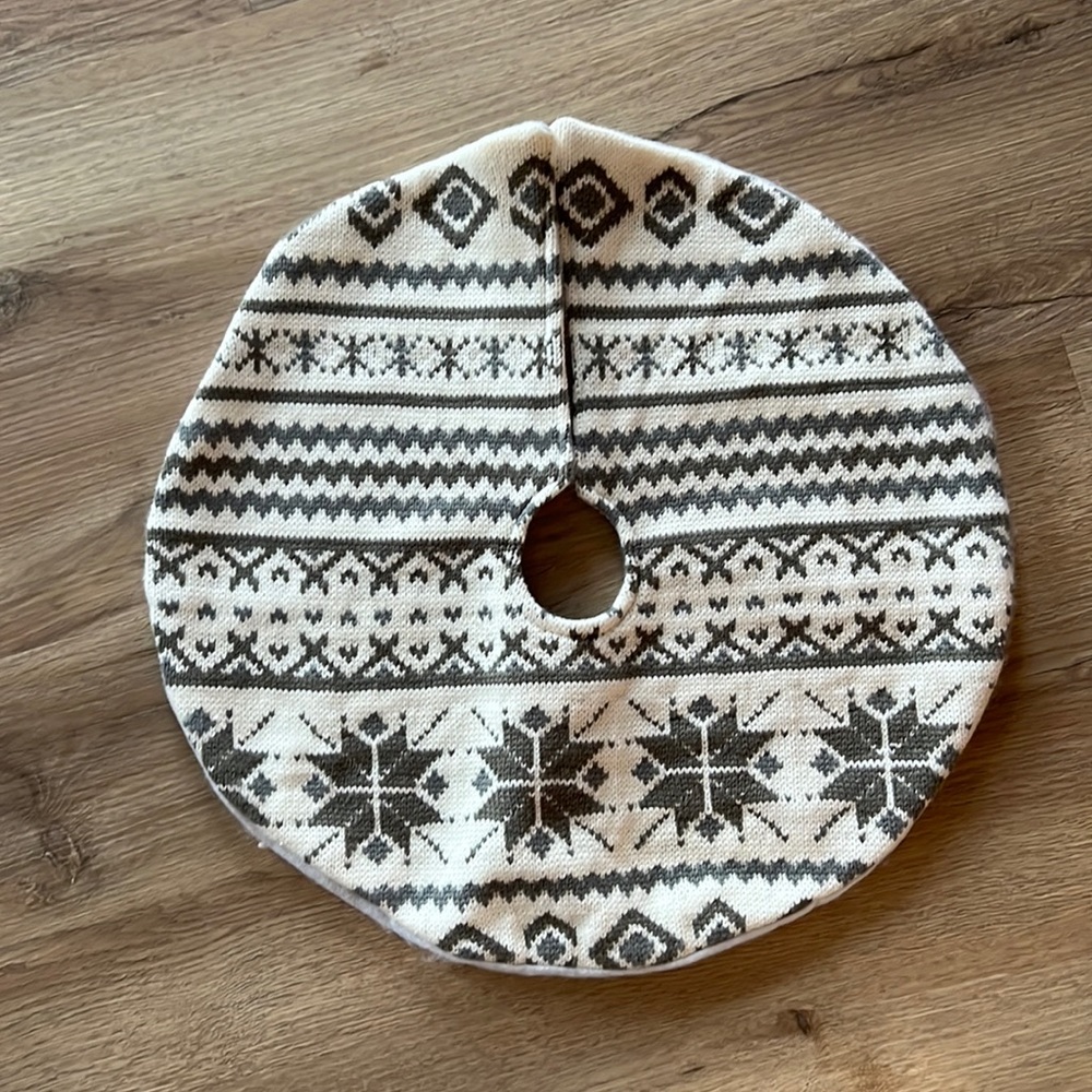 Mini 18” Christmas Tree Skirt